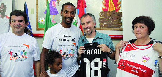 Fußballer Cacau setzt sich für Jugendliche in Brasilien ein 