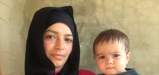 Rasha mit ihrer zweiten Tochter Nur.