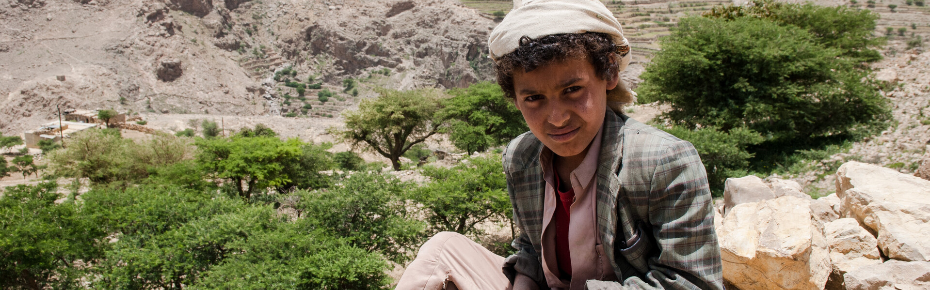Ein Junge im Jemen, einem Nachbarland des Oman