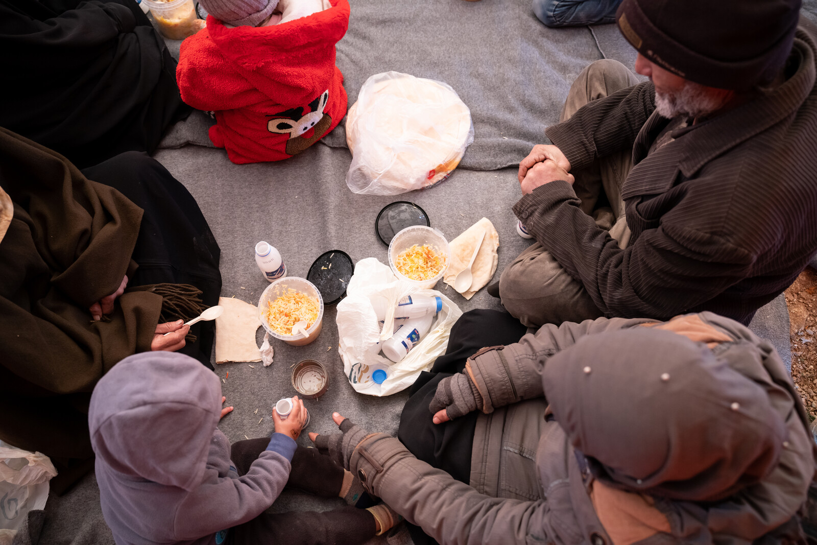 Viele Menschen sind nach den Erdbeben obdachlos geworden 