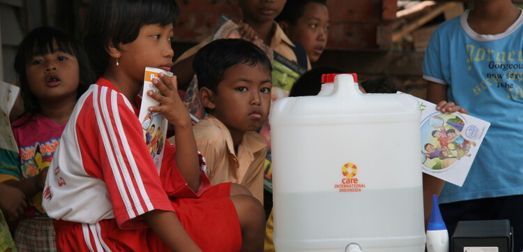 Die Menschen auf Sulawesi sind nach Erdbeben & Tsunami auf Hilfe angewiesen - unter anderem benötigen sie Trinkwasser (Archivbild) Die Menschen auf Sulawesi sind nach Erdbeben & Tsunami auf Hilfe angewiesen - unter anderem benötigen sie Trinkwasser (Archivbild)