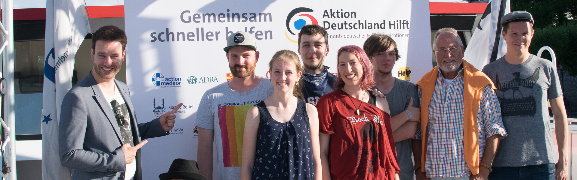 Die Teilnehmer des Poetry Slams von Aktion Deutschland Hilft 2017.