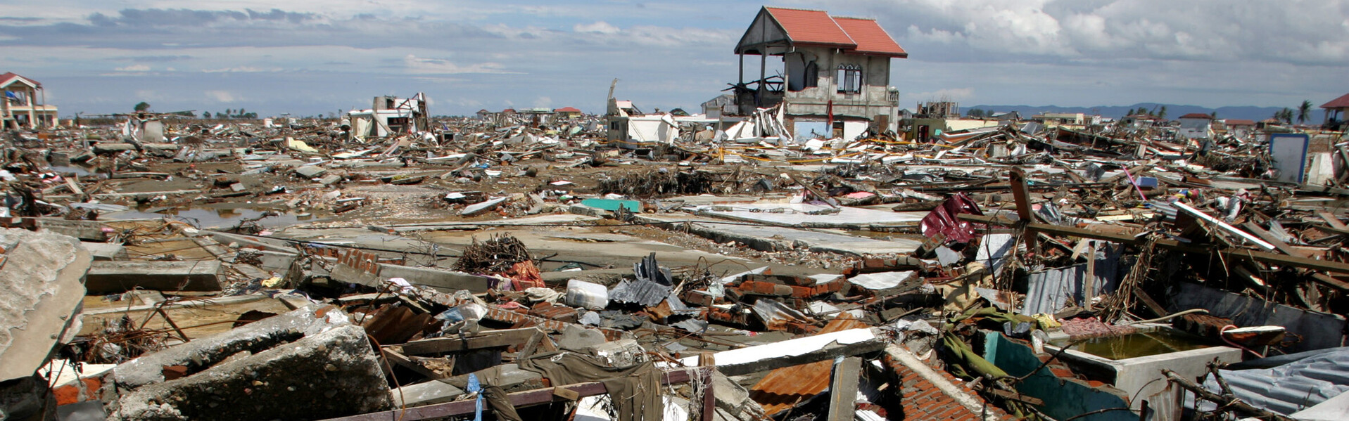 Nach dem zerstörerischen Tsunami sind die Menschen auf Sulawesi auf Hilfe angewiesen (Archivbild)