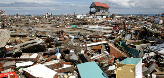 Nach dem zerstörerischen Tsunami sind die Menschen auf Sulawesi auf Hilfe angewiesen (Archivbild)