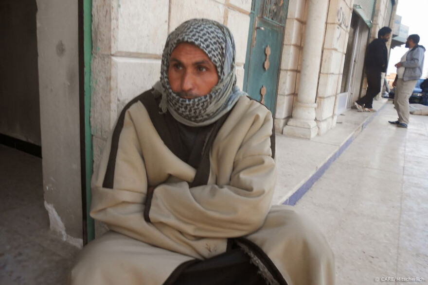 Überleben. Syrischer Flüchtling in Mafraq, Jordanien: "Ich bin krank und fürchte, dass ich bald sterben muss. Ich wünsche mir, dass ich nicht sterbe. Oder wenn, dass ich wenigstens zu Hause sterben könnte."