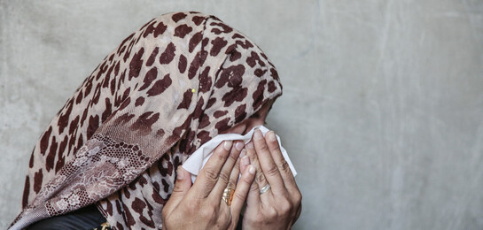 In einem Flüchtlingscamp in Jordanien trauert eine Frau aus Syrien