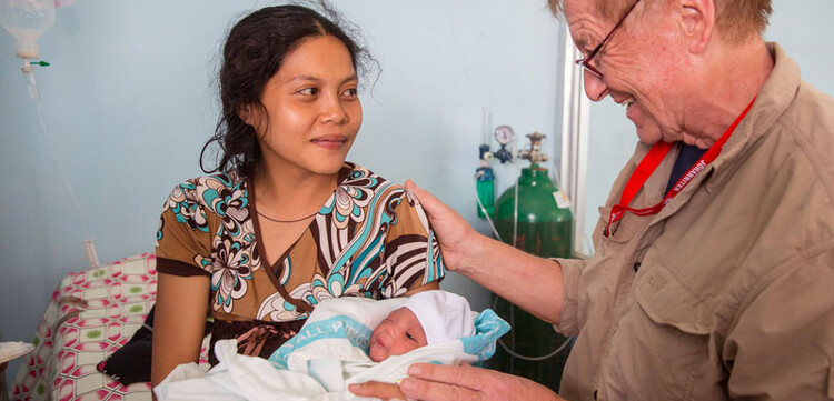 Inmitten von Chaos und Zerstörung erblicken auch einige Babys das Licht der Welt