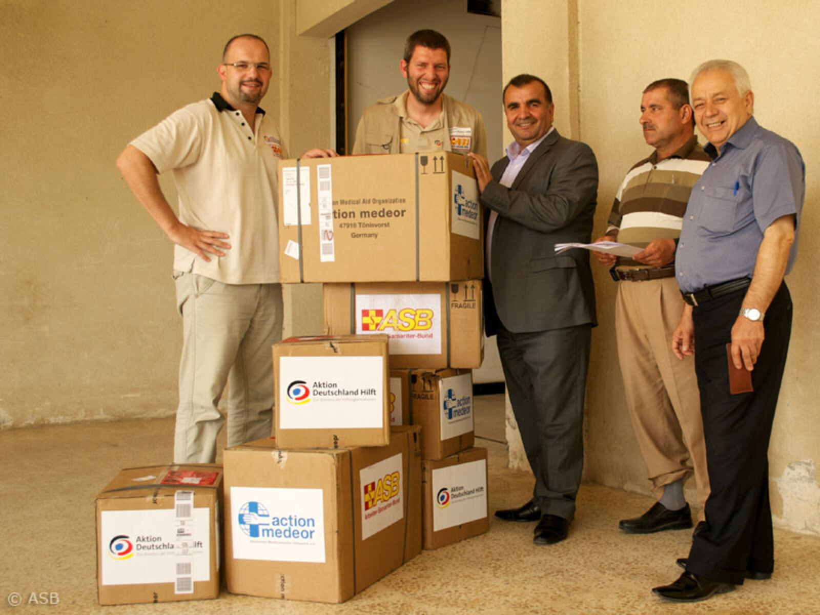 action medeor ist im Libanon, der Türkei und Syrien tätig, um dort  syrische Flüchtlinge mit Medikamenten zu unterstützen.