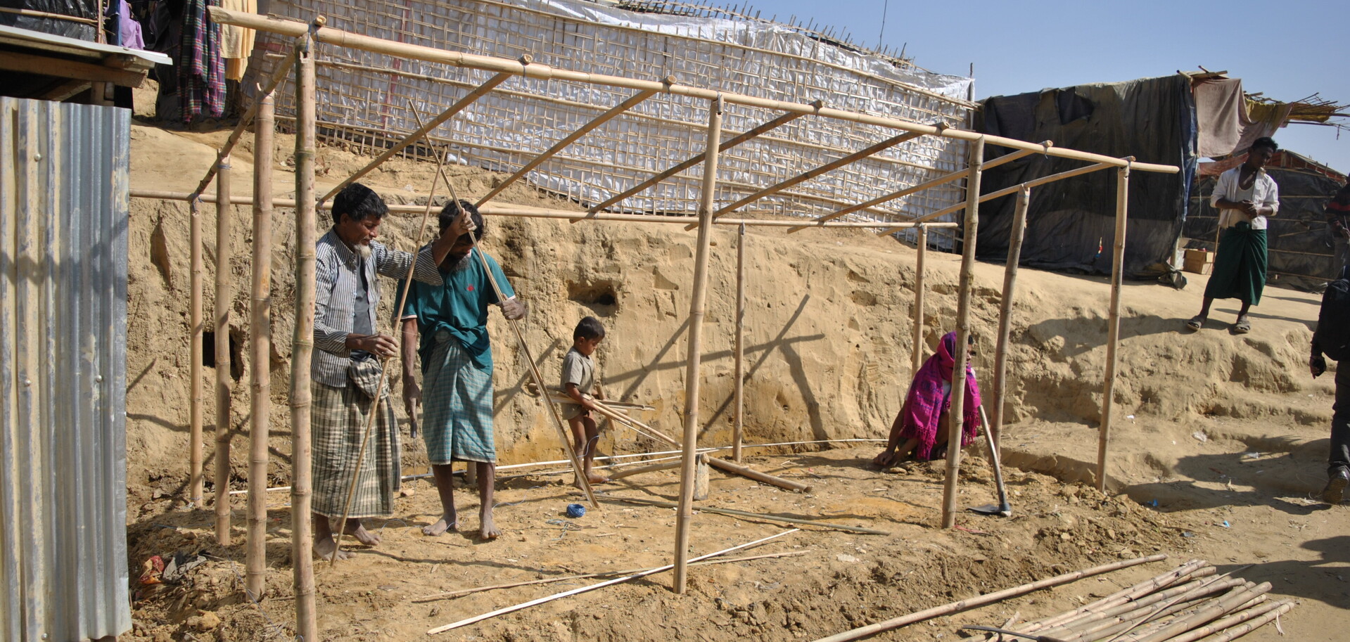 In den Flüchtlingscamps in Bangladesch reiht sich eine bedarfsmäßige Unterkunft an die nächste. In den Flüchtlingscamps in Bangladesch reiht sich eine bedarfsmäßige Unterkunft an die nächste.