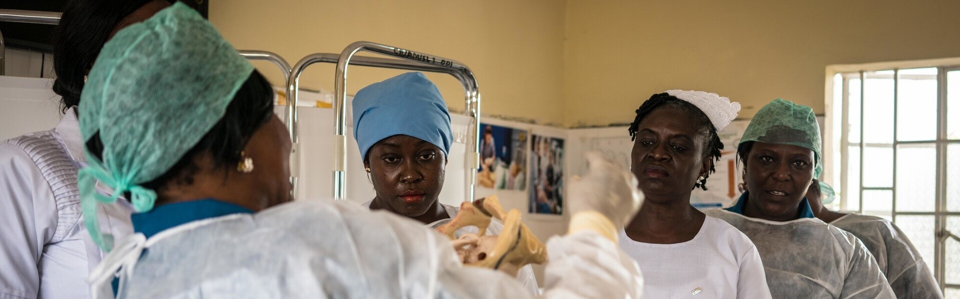 Ärztinnen in Sierra Leone bei einer Schulung im Krankenhaus (Symbolfoto)