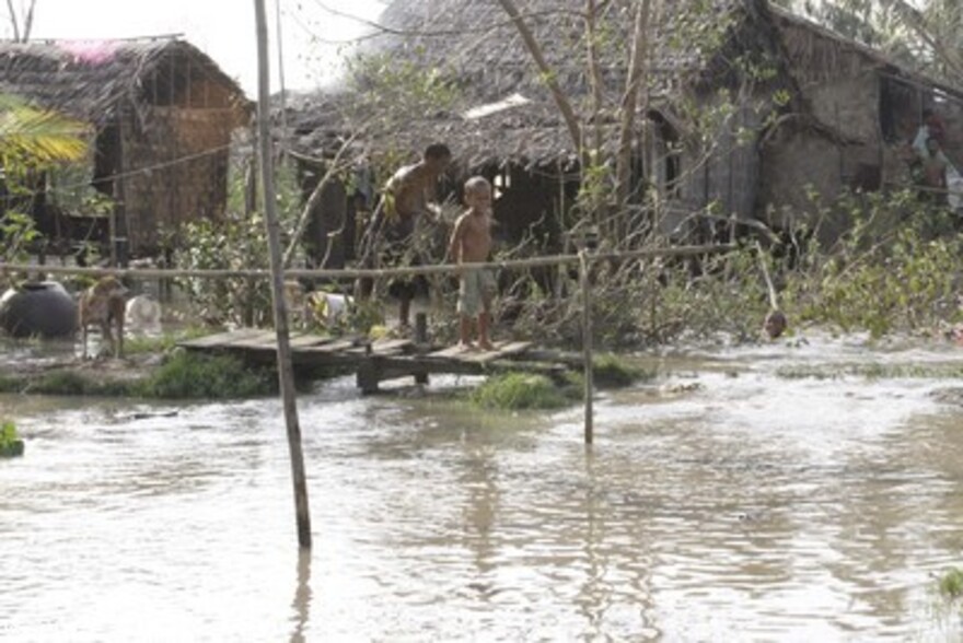 Zyklon Myanmar: überflutete Straße