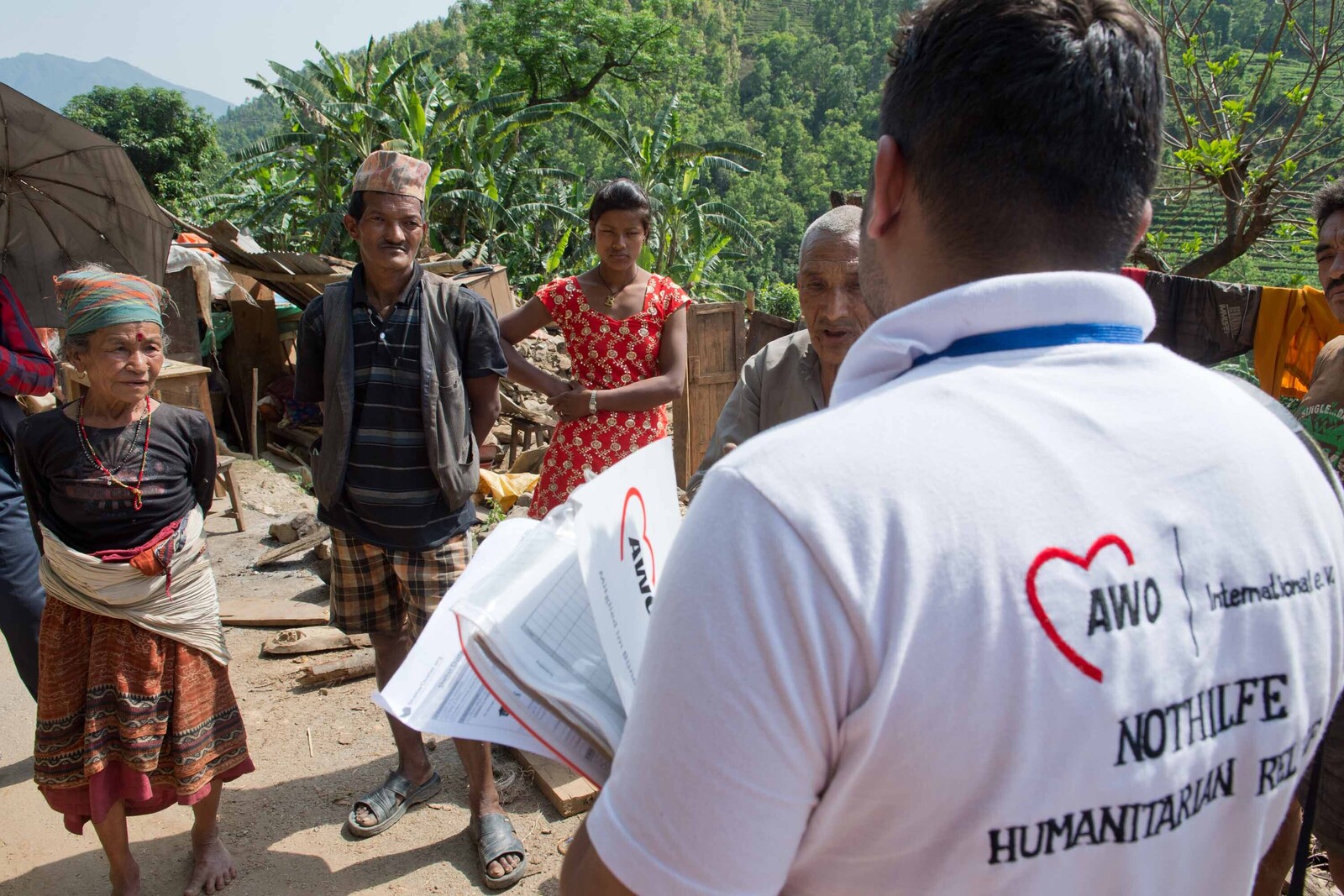 Erdbeben Nepal Hilfe Lieferung Verteilung