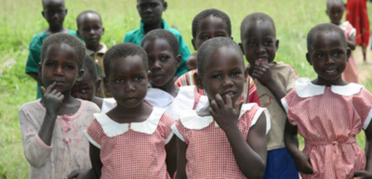 Flut Afrika: Kinder am ASB Projekt