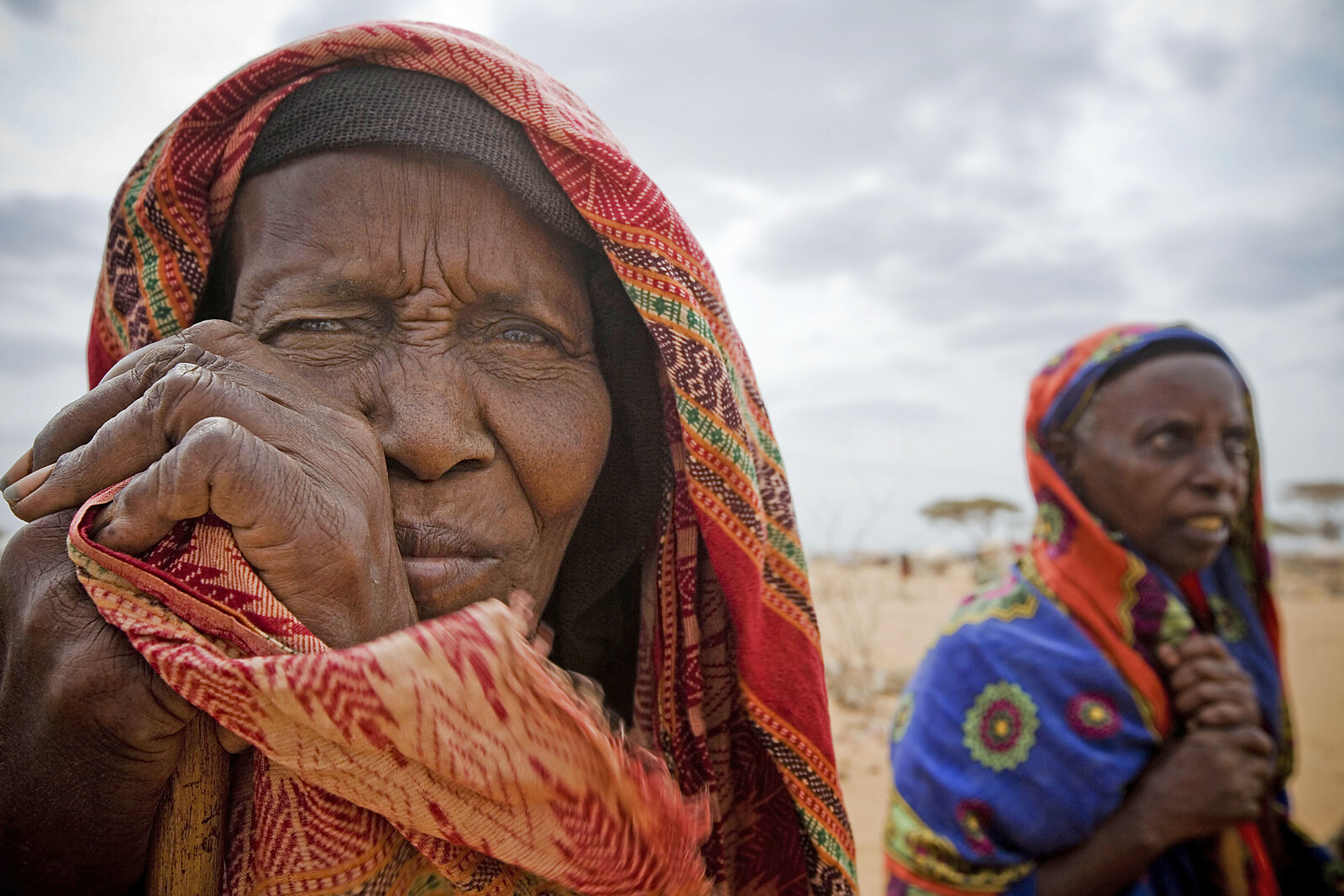 Eine ältere Frau in Dadaab, einem der größten Flüchtlingslager der Welt
