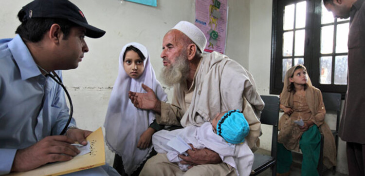 Flut Pakistan: Pakistan, Swat, Kokari - Malteser Hilfsprojekt in einer Schule. Flut Pakistan: Pakistan, Swat, Kokari - Malteser Hilfsprojekt in einer Schule.