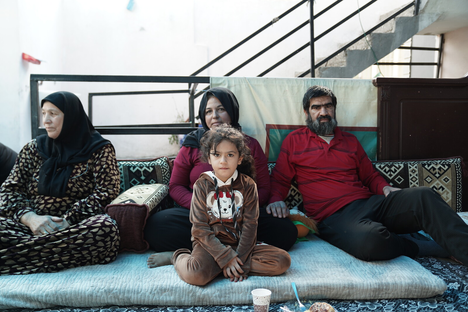 Eine syrische Familie im Erdbebengebiet in der Türkei