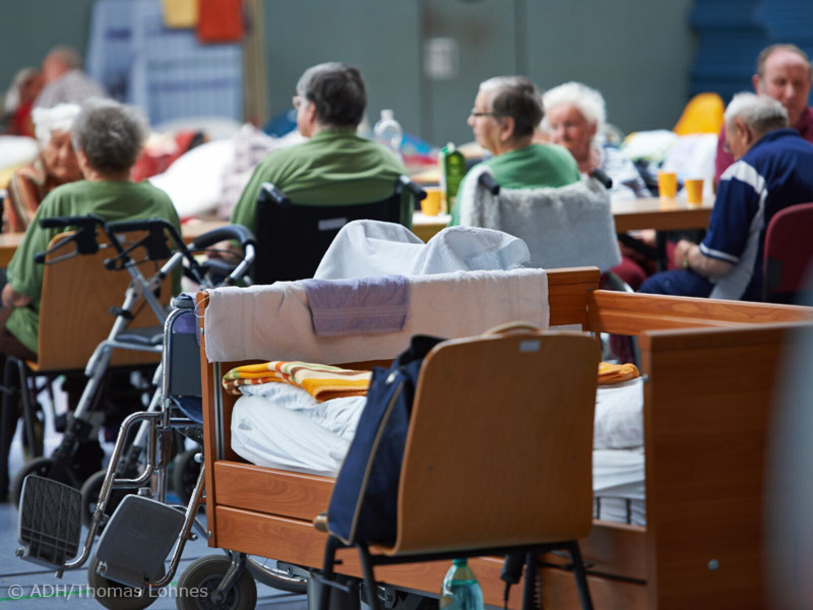 Etwas über eine Woche  diente die Turnhalle als Notunterkunft