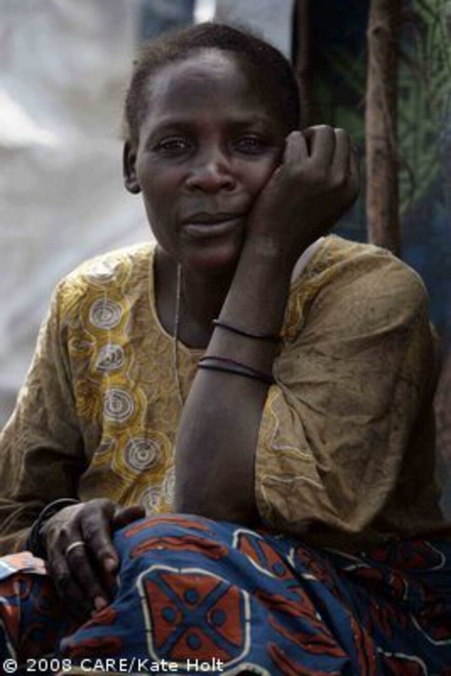Kongo: Portrait einer Frau im Flüchtlingslager
