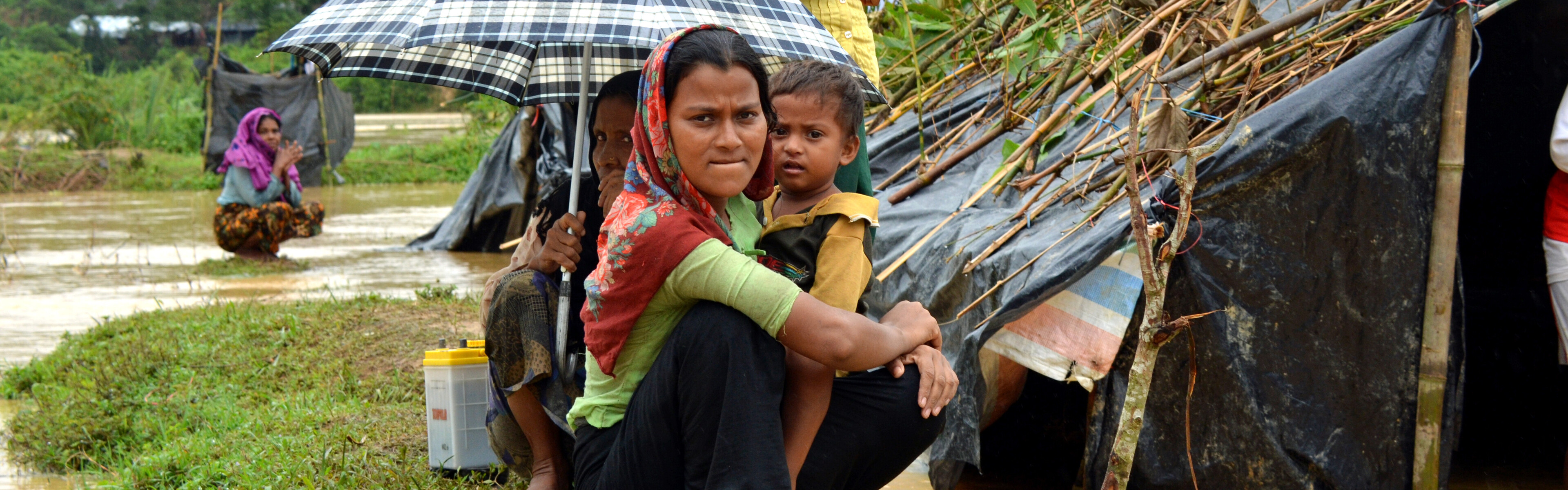 Aus Myanmar fliehen hunderttausende Menschen aus Myanmar aus Bangladesch, die meisten von ihnen sind Frauen und Kinder