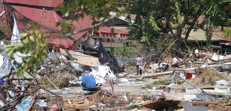 Nach Erdbeben & Tsunami wird das Ausmaß der Zerstörung auf der indonesischen Insel Sulawesi nach und nach sichtbarer