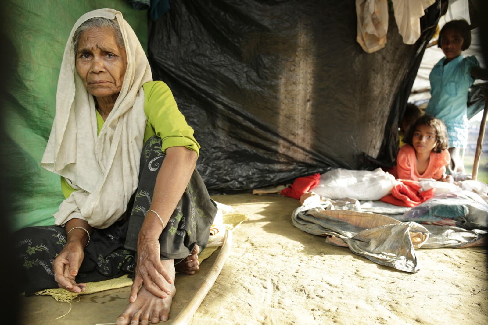 Rohingya harren in Flüchtlingscamps in Bangladesch aus