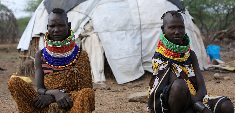Turkana-Nomaden sind die gastgebende Bevölkerung. Sie sind oft ärmer als die Flüchtlinge. Turkana-Nomaden sind die gastgebende Bevölkerung. Sie sind oft ärmer als die Flüchtlinge.