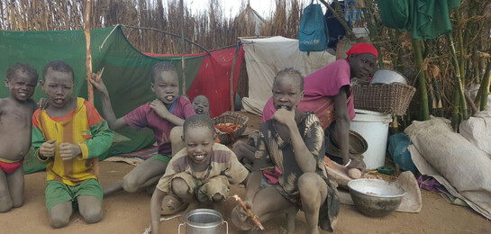 Die Flüchtlingslage im Südsudan spitzt sich nach bewaffneten Konflikten weiter zu. ADRA ist vor Ort und hilft den Menschen.