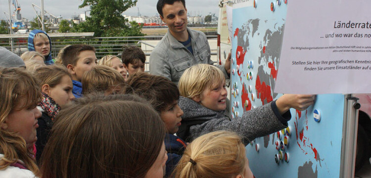 Die Schülerinnen und Schüler sind bereits erstaunlich fit in Geographie