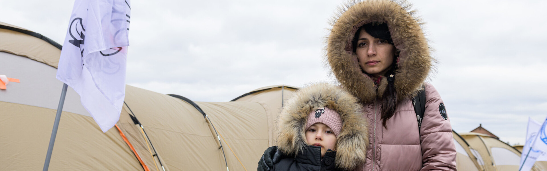 Eine Frau und ihr Kind sind aus der Ukraine geflohen