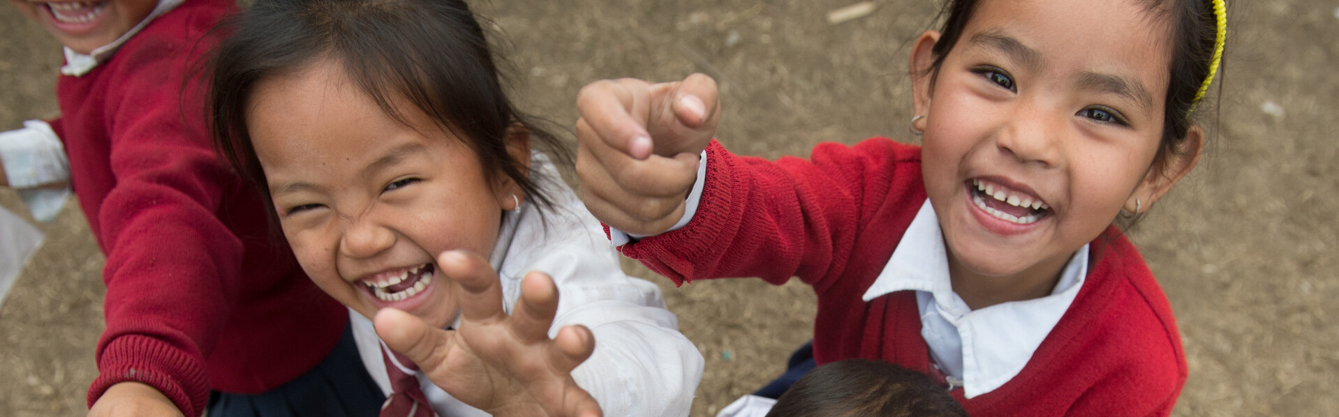 Kinder in Nepal, einem Nachbarland von China