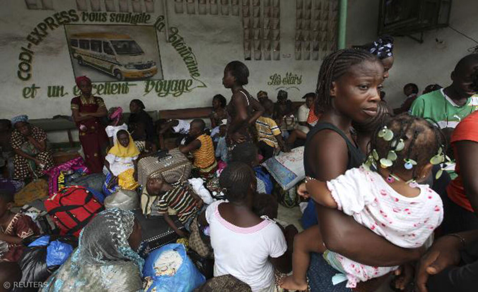 CARE, ADRA und Handicap International helfen in der Elfenbeinküste