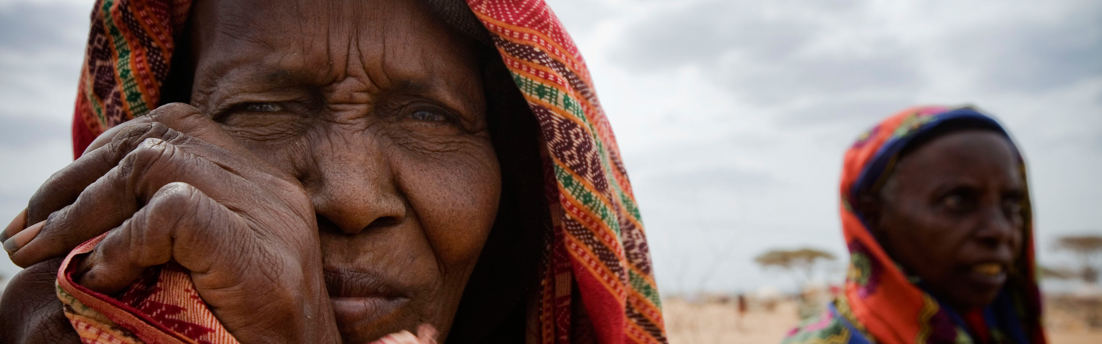 Klimaphänomen El Niño führt in vielen Regionen zu Dürre. Auch diese beiden Frauen leiden unter der extremen Trockenheit.
