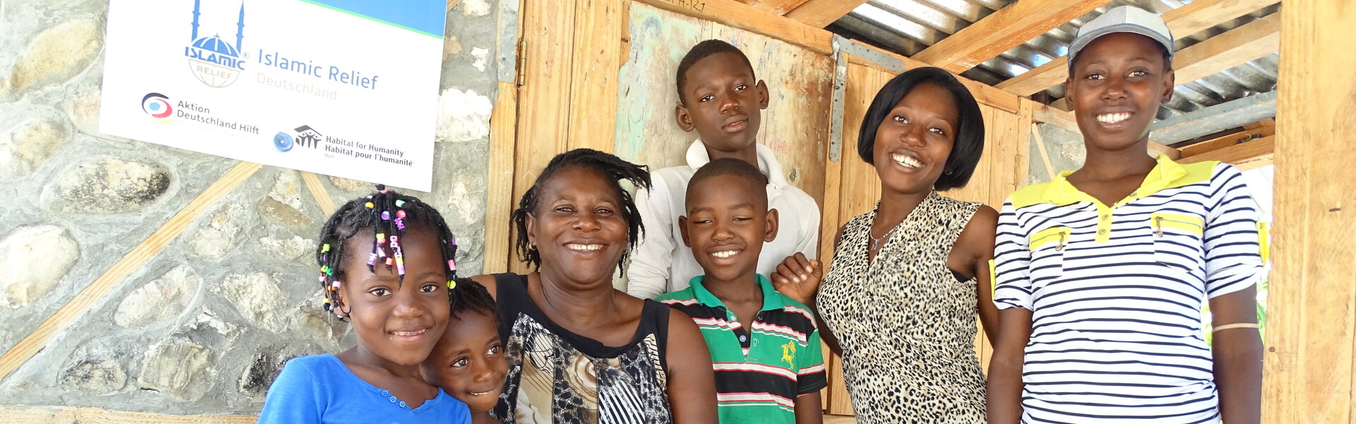 Manita Major mit ihren Kindern in Amaud, Haiti 