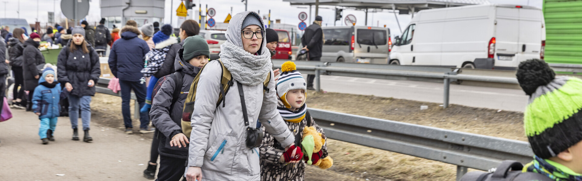 Frauen und Kinder fliehen vor dem Krieg in der Ukraine