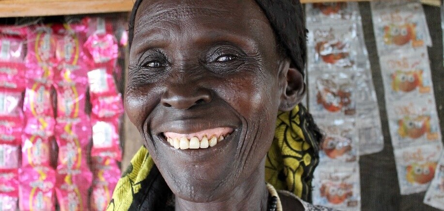 Elisabeth Nyachoat Korgan aus dem Südsudan hat mit Hilfe von HelpAge in Äthiopien Fuß gefasst Elisabeth Nyachoat Korgan aus dem Südsudan hat mit Hilfe von HelpAge in Äthiopien Fuß gefasst