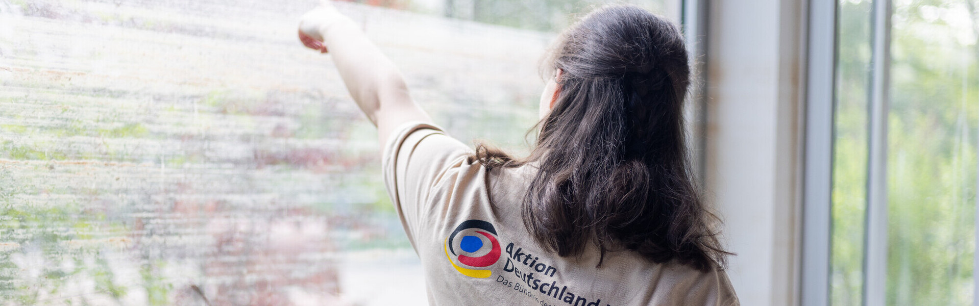 Helferin von Aktion Deutschland Hilft im Flutgebiet