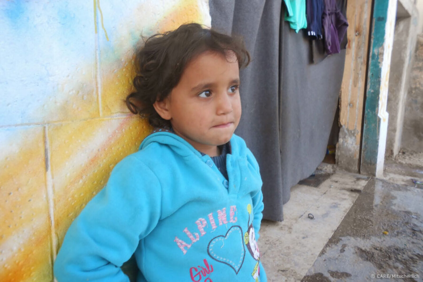 Nicht mehr weinen. Mädchen in Mafraq, Jordanien: "Ich weiß nicht, ob ich jemals nach Hause zurück kann. Und ob ich immer ein Flüchtling bleiben werde. Ich wünsche mir, dass ich nicht mehr weinen muss."