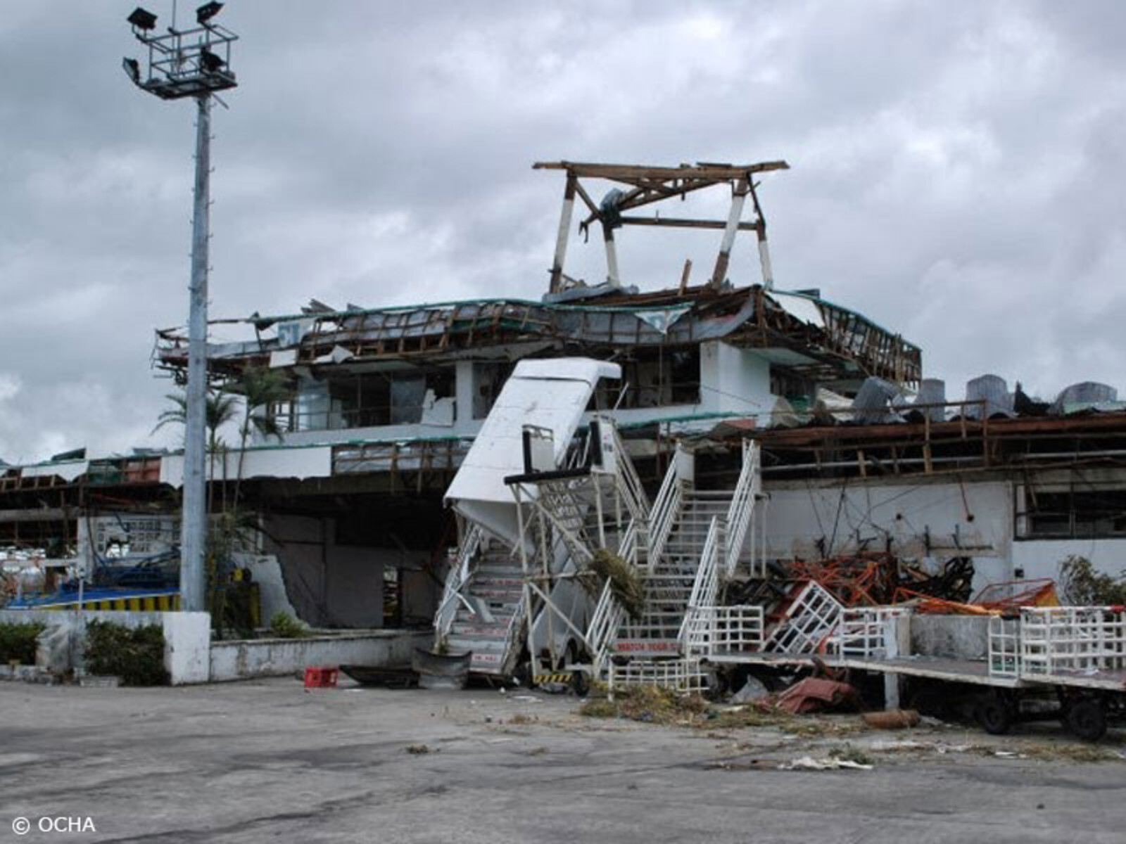 Auch der Flughafen in Tacloban wurde stark beschädigt
