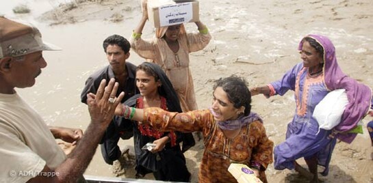 Flut Pakistan: Hilflieferung