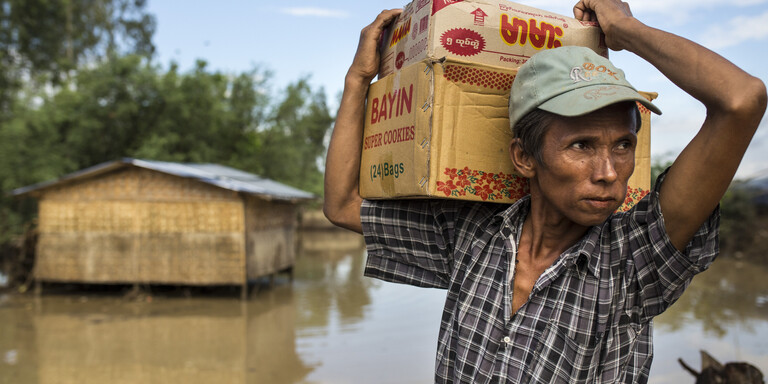 Menschen, die in Küstennähe leben, sind vermehrt von Überschwemmungen bedroht.