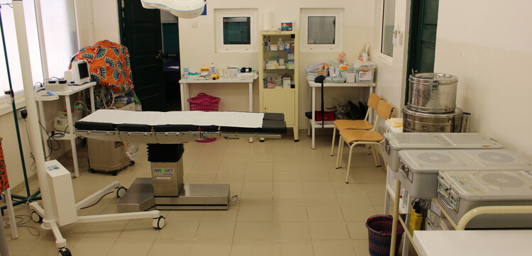 Operationssaal des Kinderkrankenhauses in Guinea-Bissau Operationssaal des Kinderkrankenhauses in Guinea-Bissau