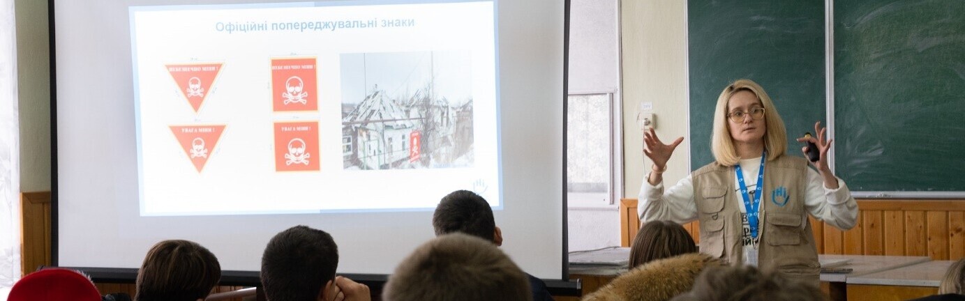 Risikoaufklärung in einer Schule in der Oblast Tscherniwzi in der Ukraine 