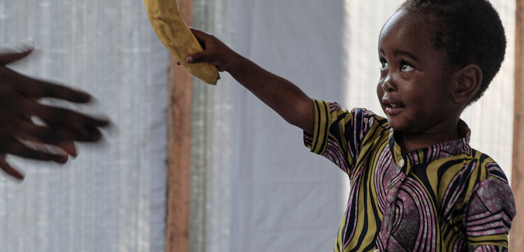 Ein Mädchen bei einem Hilfsprojekt in der DR Kongo