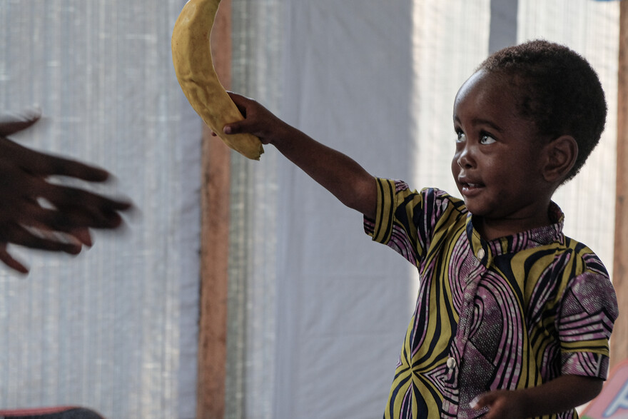 Ein Mädchen bei einem Hilfsprojekt in der DR Kongo