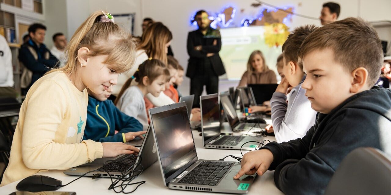 AWO International ermöglicht sichere Lernorte für Kinder in der Ukraine