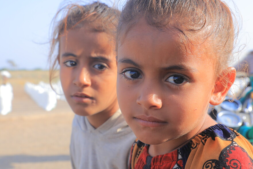 Porträtfoto von zwei Mädchen im Jemen