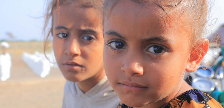 Porträtfoto von zwei Mädchen im Jemen