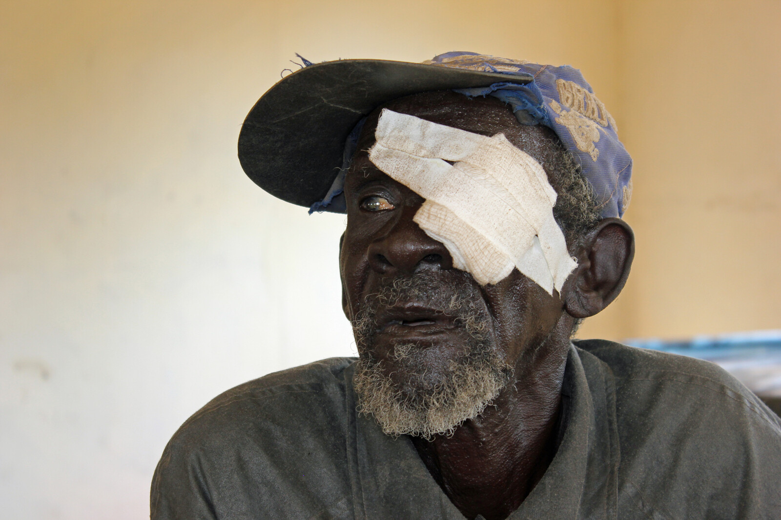 Unser Bündnismitglied HelpAge hilft älteren Menschen auf der Flucht. So wie Khor, einem Mann aus dem Südsudan.