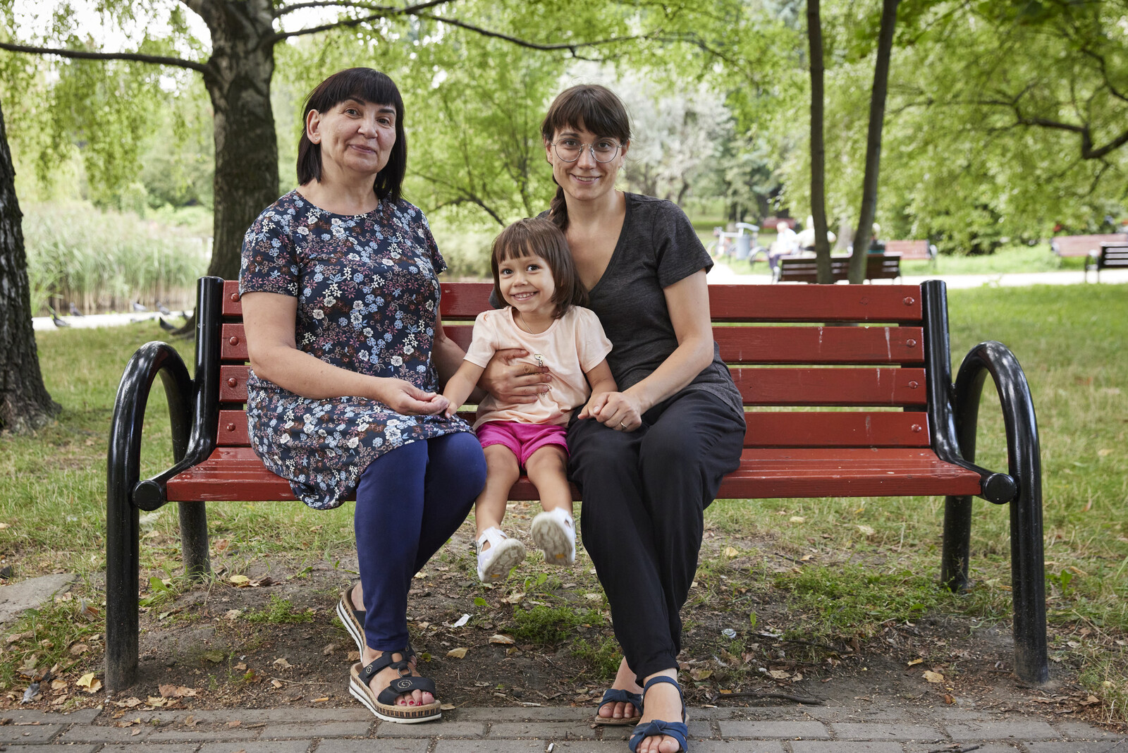 Drei Menschen aus der Ukraine – sie haben Hilfe von Habitat for Humanity erhalten 