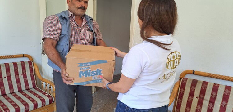 Ibrahim Rustom in einer Unterkunft von ADRA für Menschen, die vom Erdbeben Türkei/Syrien 2023 betroffen waren